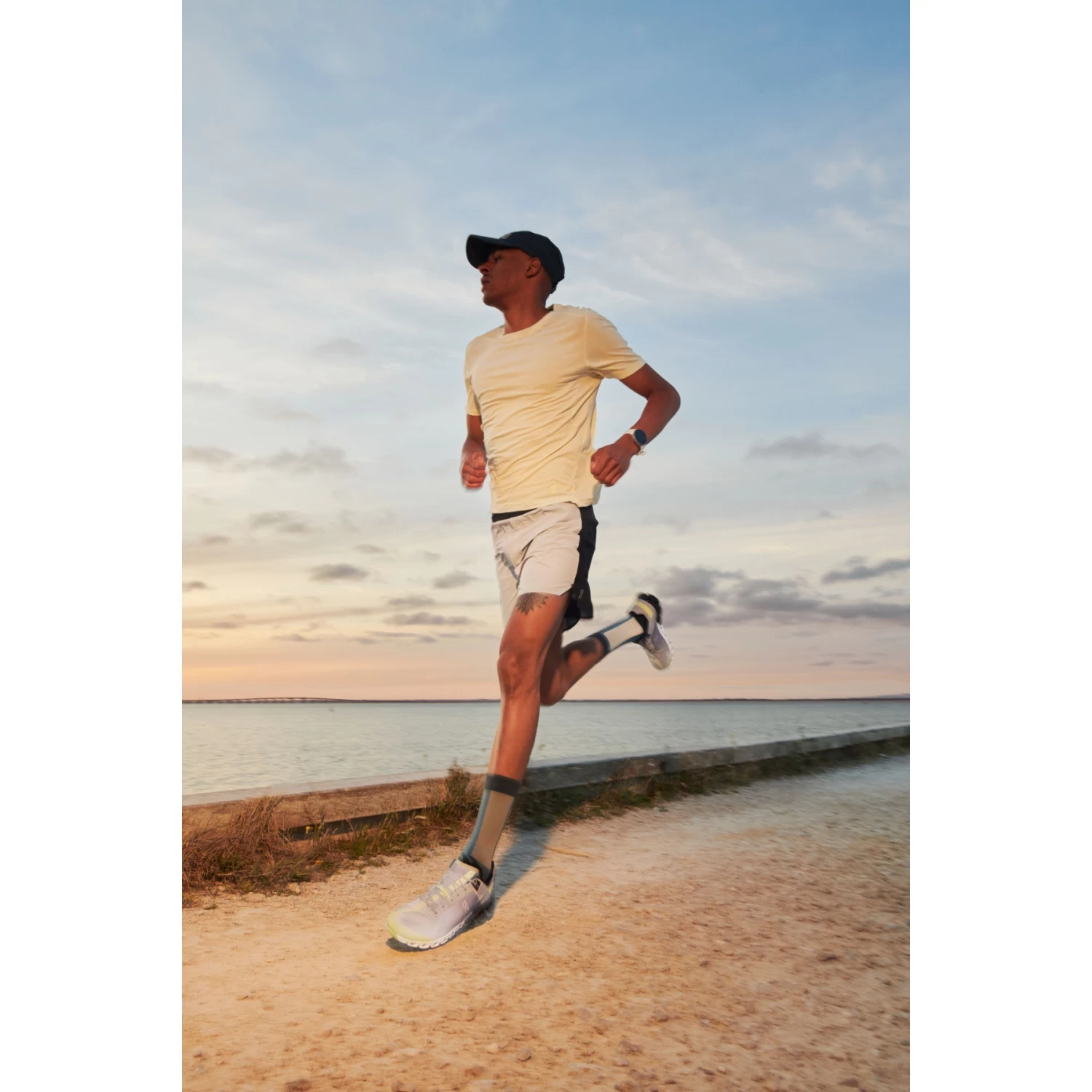 On Running On Cloudflow Running Shoe - Alloy & Magnet 9 On Running On Cloudflow Running Shoe - Alloy & Magnet - Image 7