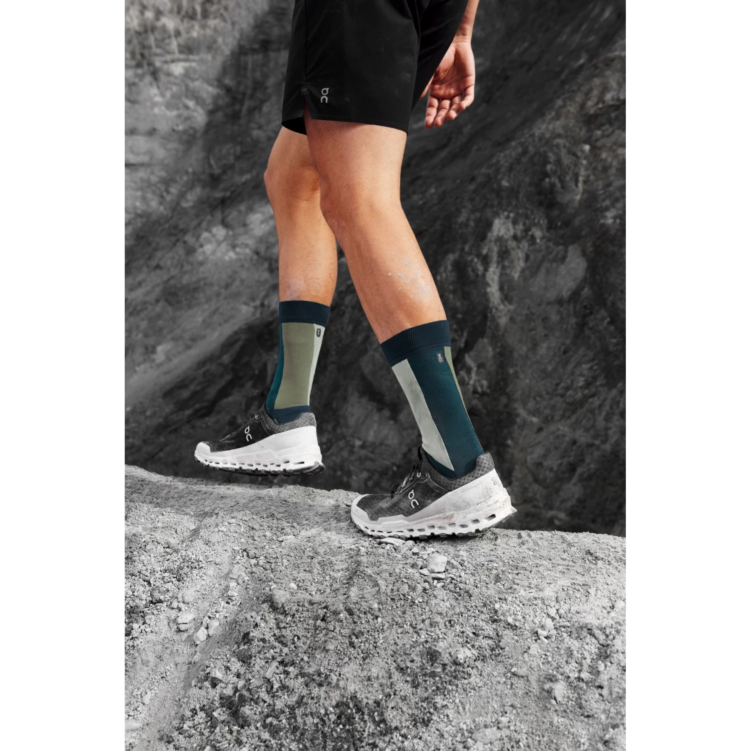 On Running On Cloudultra Trailrunning Shoe - Black & White 9 On Running On Cloudultra Trailrunning Shoe - Black & White - Image 7