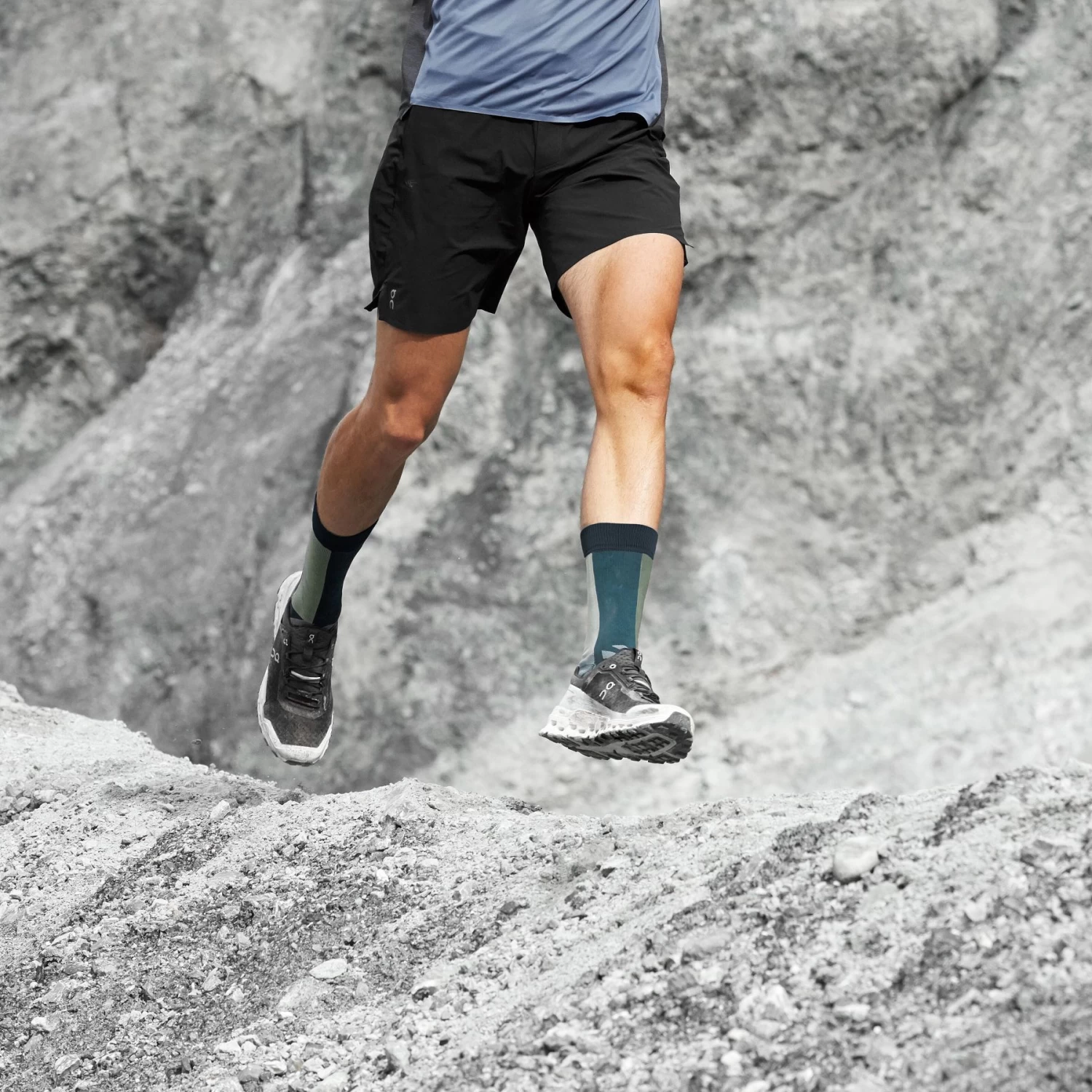 On Running On Cloudultra Trailrunning Shoe - Black & White 10 On Running On Cloudultra Trailrunning Shoe - Black & White - Image 8